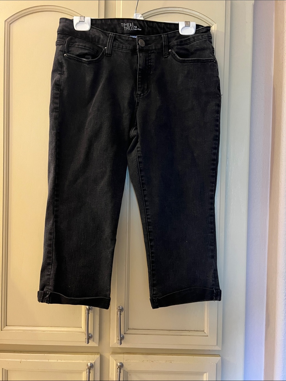 Time and Tru Black Cropped Jeans with Cuffed Hem
